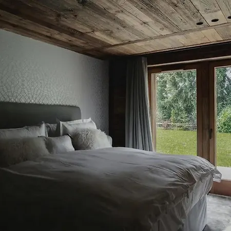 6br Stunning Chalet Pool&cinema *